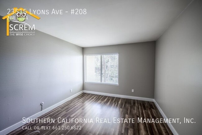 Building Photo - PENDING APPLICATION Two Bedroom Upper Unit...