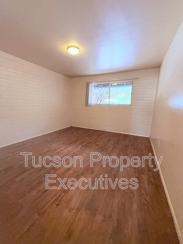 Building Photo - 8914 S Nogales Hwy