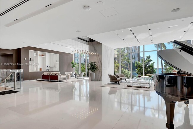 Building Photo - 300 Biscayne Blvd Way