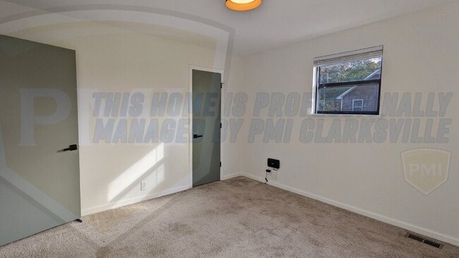 Building Photo - 205 S 11th St