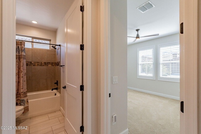 Building Photo - 39548 S Summerwood Dr