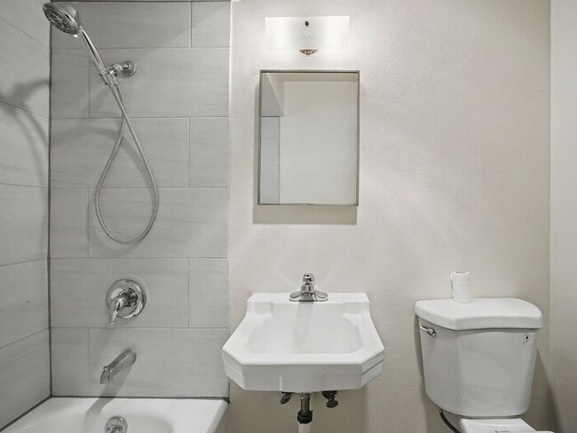 Building Photo - Duplex: 2 Bedrooms - Salem SE