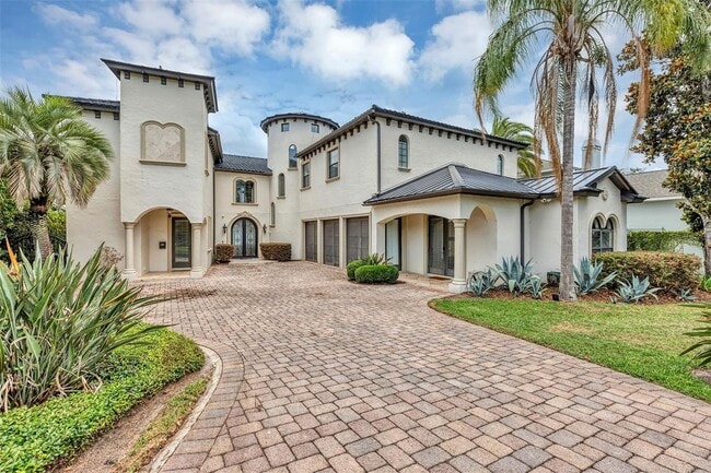 Building Photo - 2616 N Westmoreland Dr