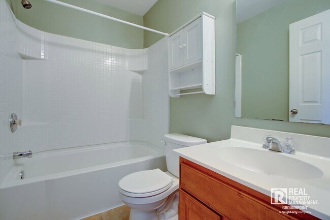 Building Photo - 97 Avonshire Dr