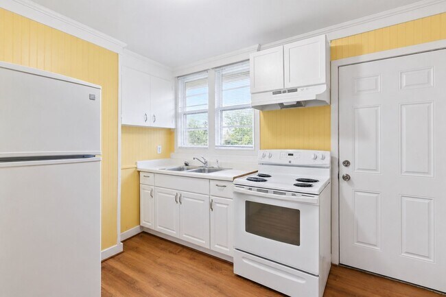 Building Photo - 7959 SE 64th Ave