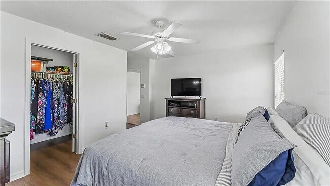 Building Photo - 3005 Park Ridge Ave