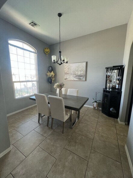 Building Photo - 803 Founders Rd