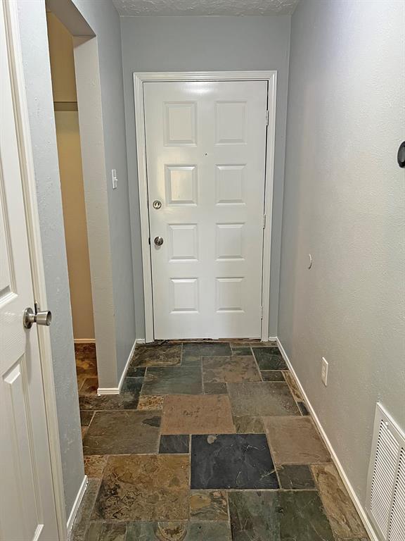 Building Photo - 3122 Glade Springs Dr