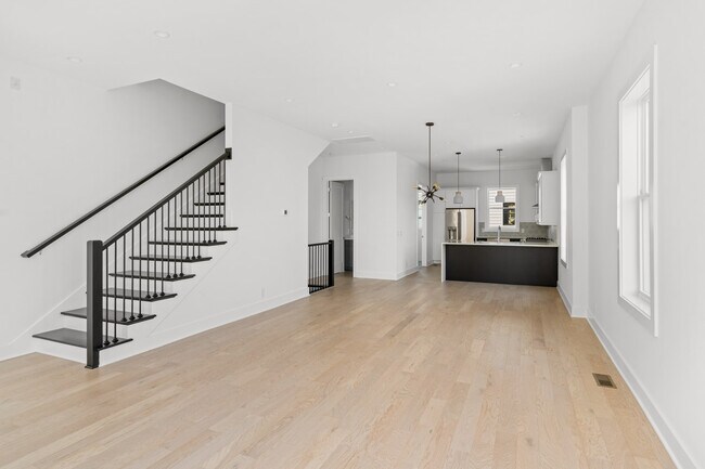 Building Photo - 646 Hamilton Ave