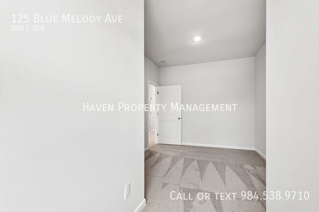 Building Photo - 125 Blue Melody Ave