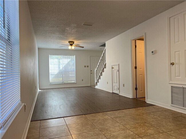 Building Photo - 132 Bayou Sara Ave