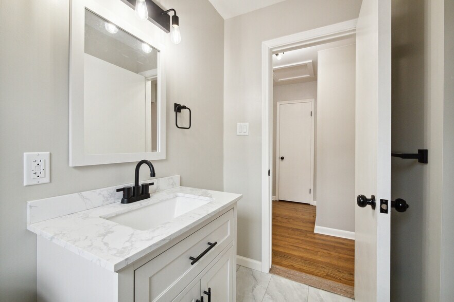 bathroom - 204 Catalpa Dr