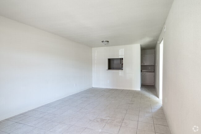 2BR, 2BA - 877SF - Palms at Baytown