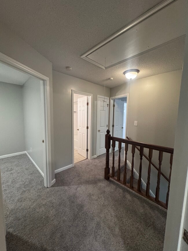 Building Photo - 4218 Queen Victoria Pl