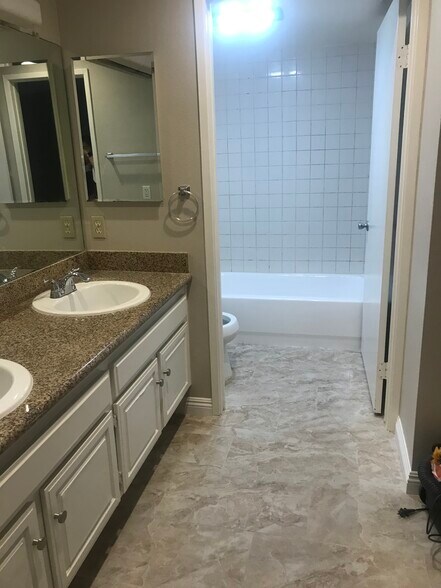 Upstairs Bathroom - 10659 Caminito Cascara