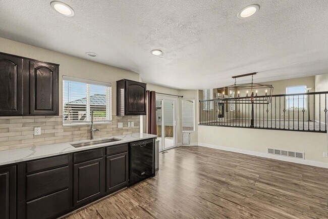 Building Photo - Fantastic Home in the Desirable Sterling Hills Neighborhood