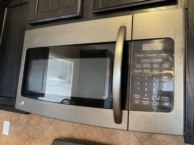 Building Photo - 12960 Cozy Cove Ave