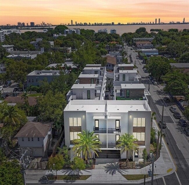 Building Photo - 515 NE 61st St