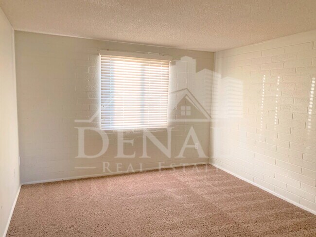 Building Photo - 3510 E Ludlow Dr