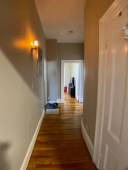 Building Photo - 271 Highland Ave