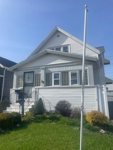 Primary Photo - 320 Stockbridge Ave