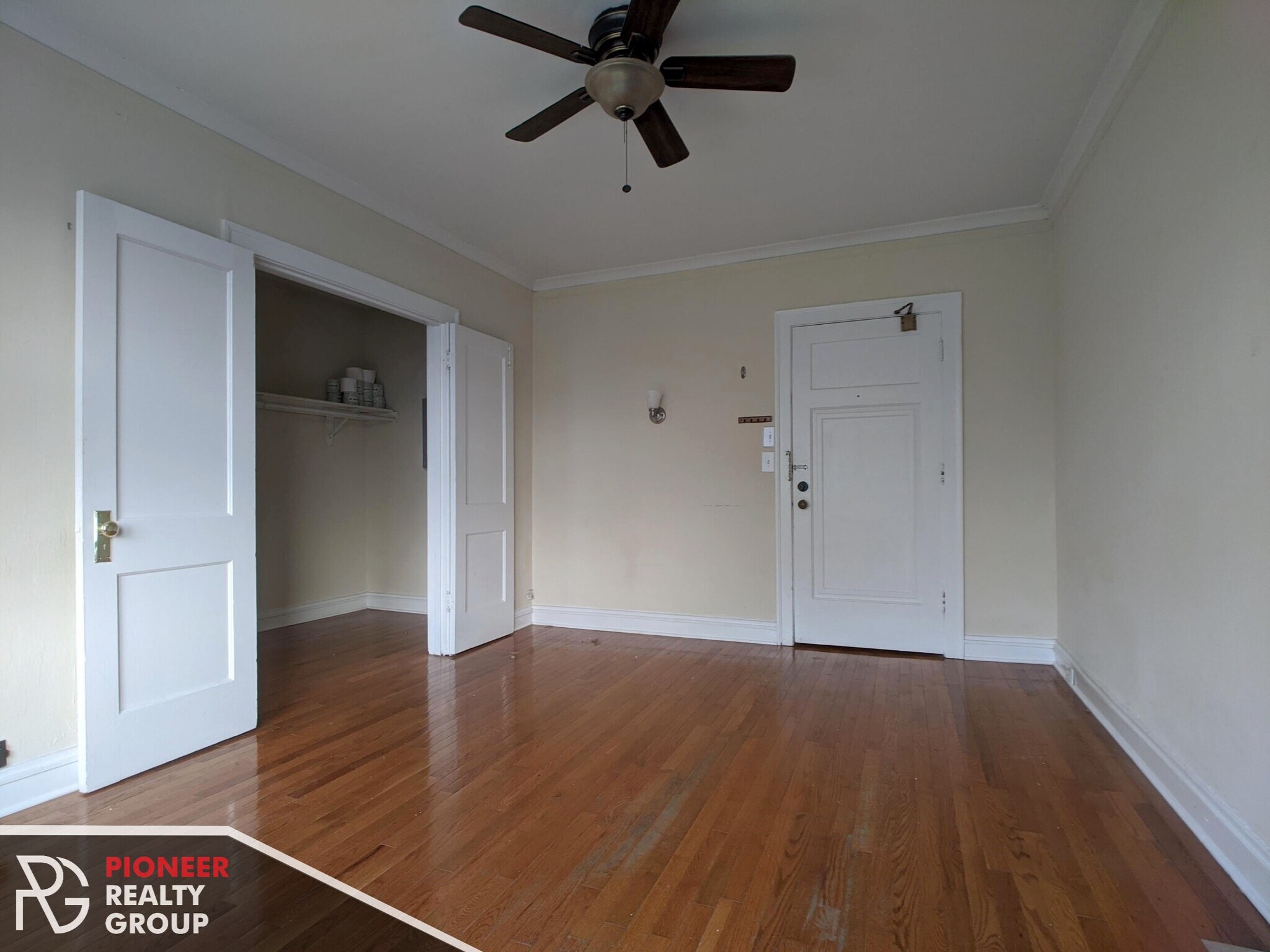 Building Photo - 4542 N Damen Ave