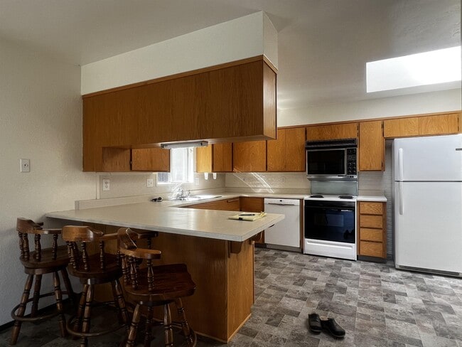 Building Photo - 2808 Harrison Ave