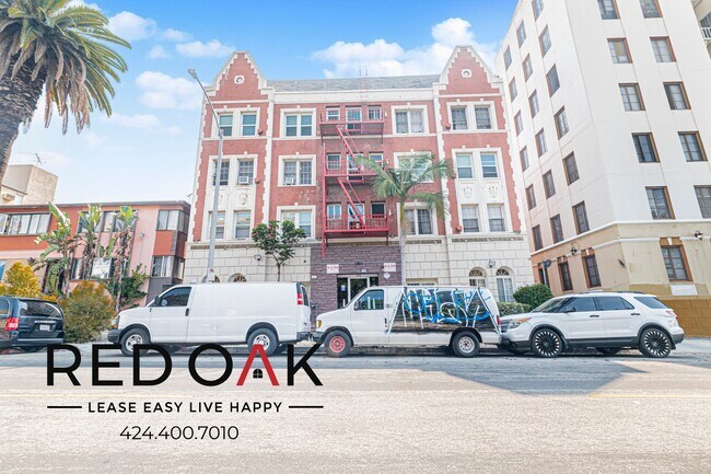 Building Photo - 454 S Catalina St