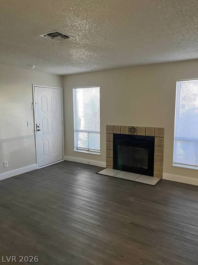 Building Photo - 4941 Newport Cove Dr