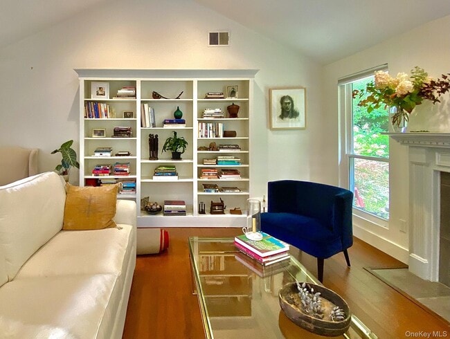 Building Photo - 21 North Loop