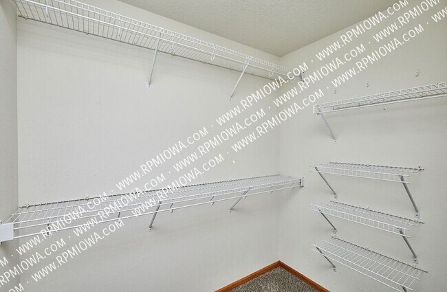 Building Photo - 1913 NW Pleasant St