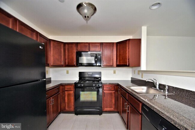 Building Photo - 3940 Ashland Dr