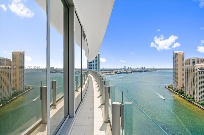 Building Photo - 300 Biscayne Blvd Way