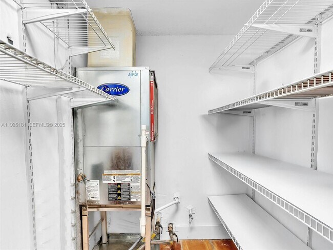 Building Photo - 1881 Washington Ave