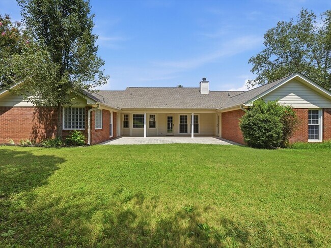 Building Photo - 2819 Willowick Tr SE