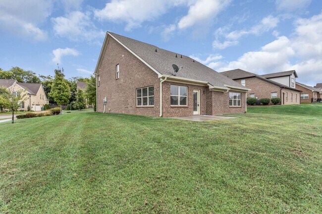 Building Photo - 4BR/3.5BA All-Brick Home Near Top Williams...