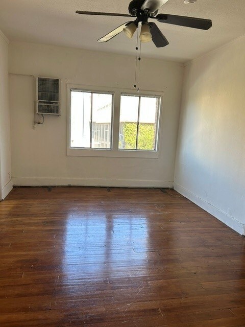 Floorplan - 2500 S Hobart Blvd