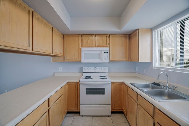 Building Photo - 6120 Antelope Villas Cir