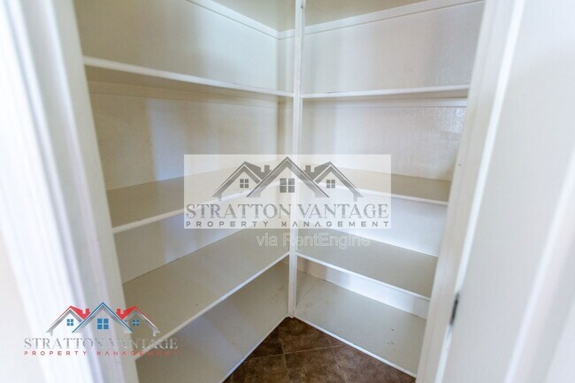 Building Photo - 3522 S 81st Dr