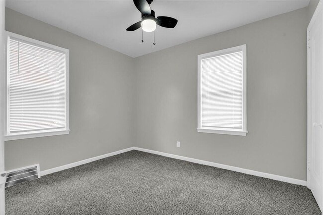 Building Photo - 11235 Portlance Ave