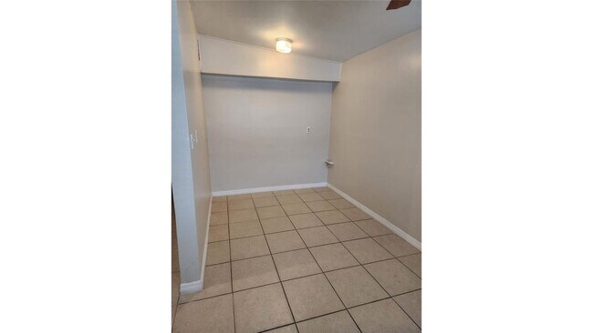Building Photo - 9632 Groveland St