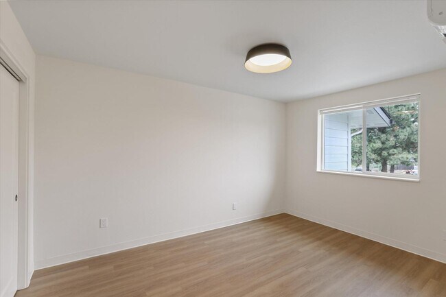 Building Photo - 4107 E 28th Ave
