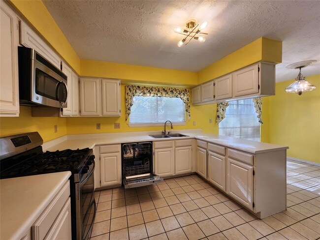 Building Photo - 6419 Scarlet Ridge Ct