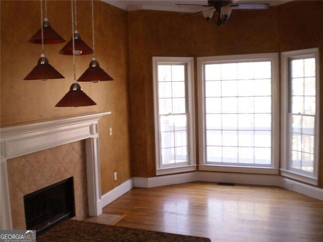 Building Photo - 1510 Maplewood Ct