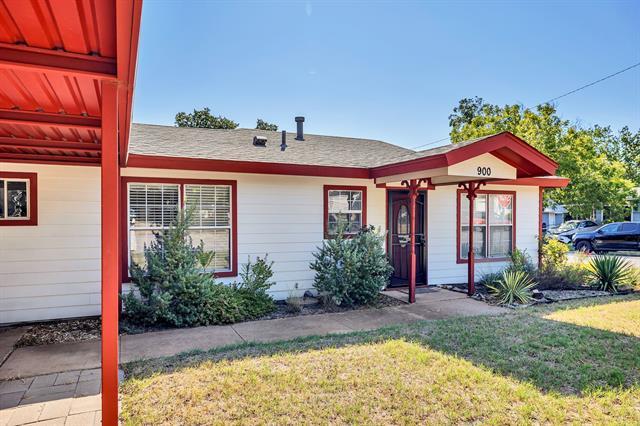 Building Photo - 900 Vaquero St