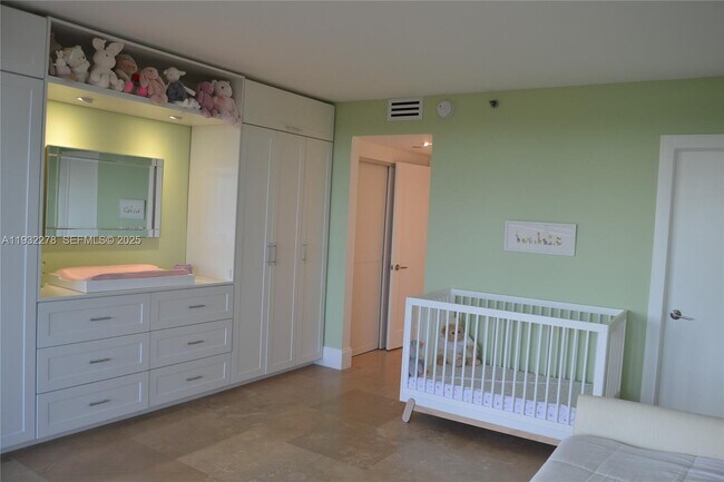 Building Photo - 11113 Biscayne Blvd