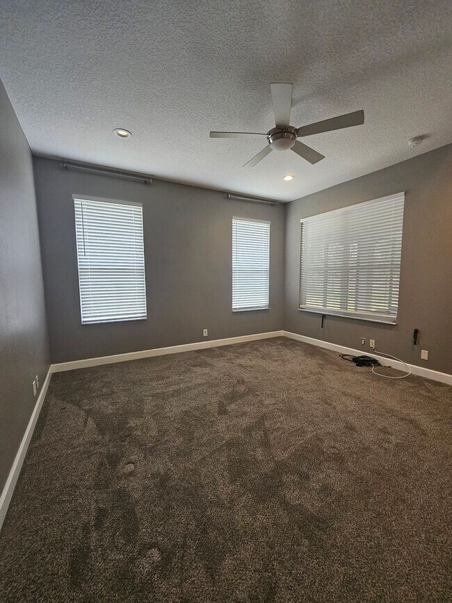 Building Photo - Victoria Park 3 Bedroom Home in Deland
