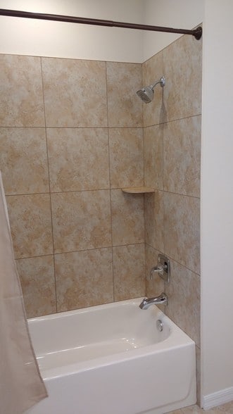Guest Bathroom - 1958 Marlington Way