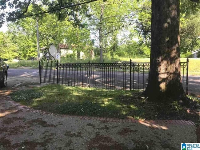 Building Photo - 4328 5th Ave S