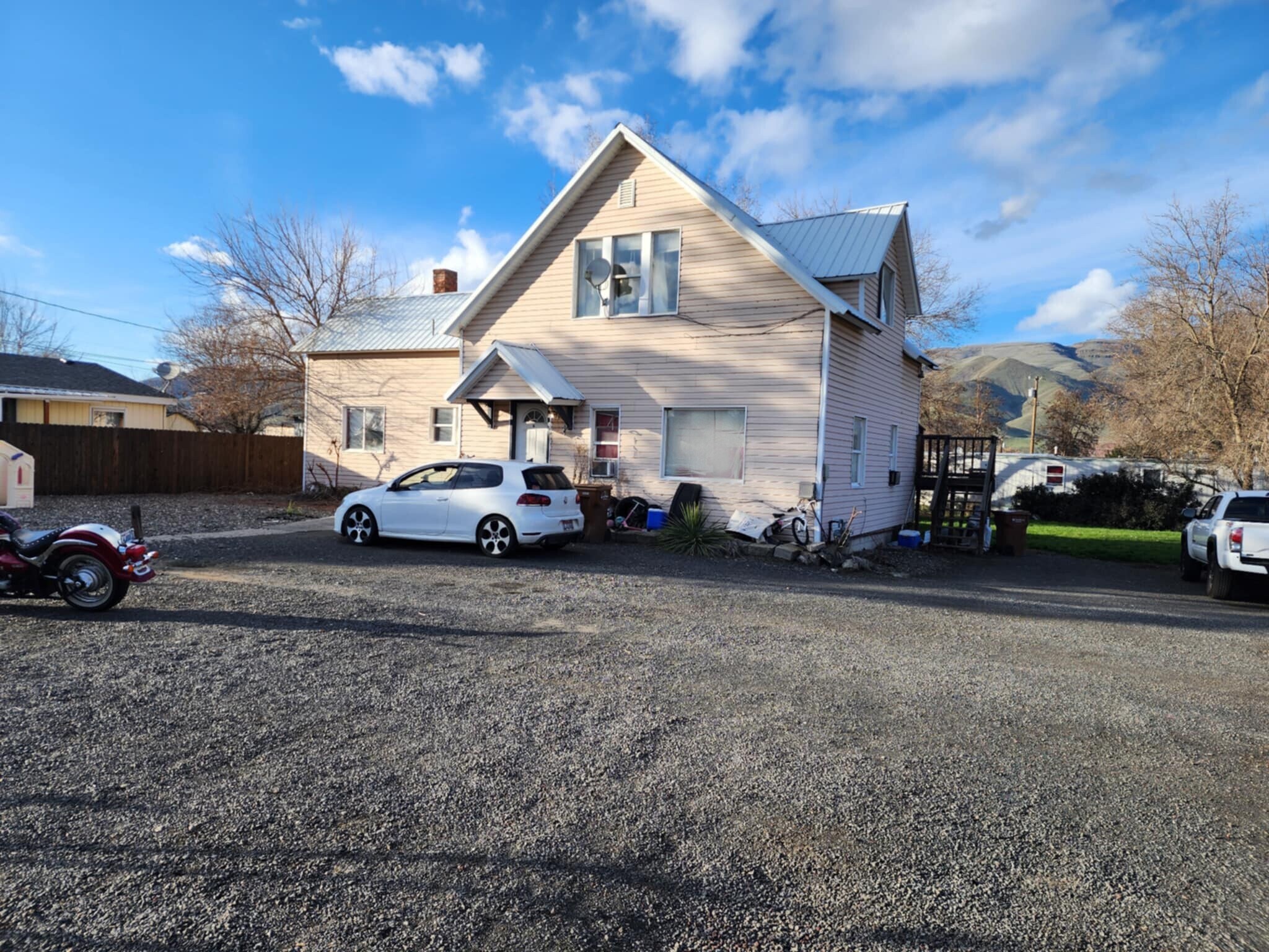 Building Photo - 1268 Sycamore St